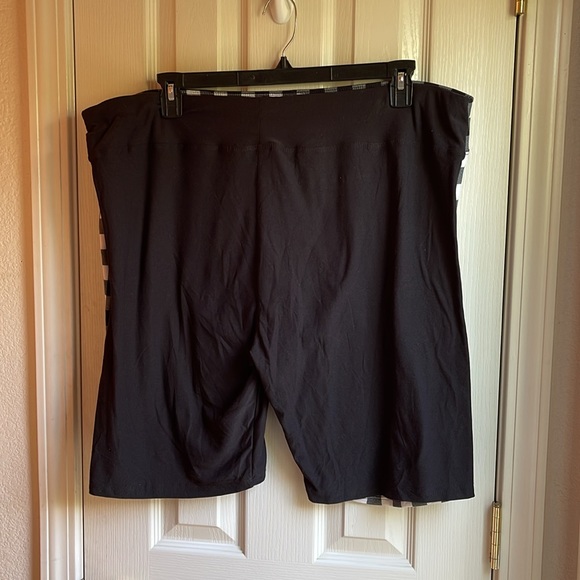 NWT TERRA & SKY 2 PIECE SET PRINT/BLACK BIKE/EXERCISE SHORTS 3X - Picture 2 of 5